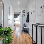 Διαμέρισμα - Parking, Terrace & Garden - By Rentujemy *