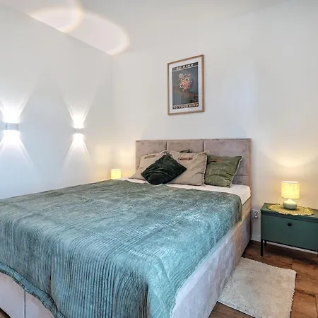 - Parking, Terrace & Garden - By Rentujemy