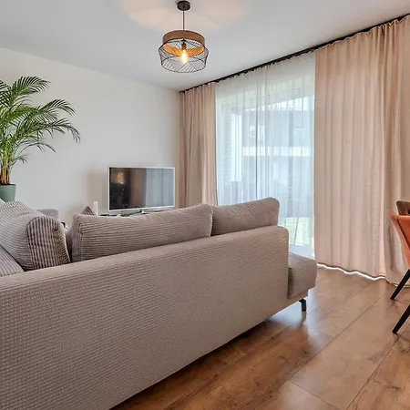 - Parking, Terrace & Garden - By Rentujemy Apartment *