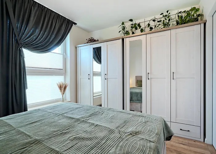 - Parking, Terrace&garden - By Rentujemy Apartament