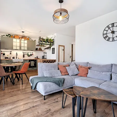 Lägenhet - Parking, Terrace & Garden - By Rentujemy