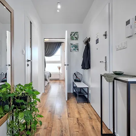 Lägenhet - Parking, Terrace & Garden - By Rentujemy *